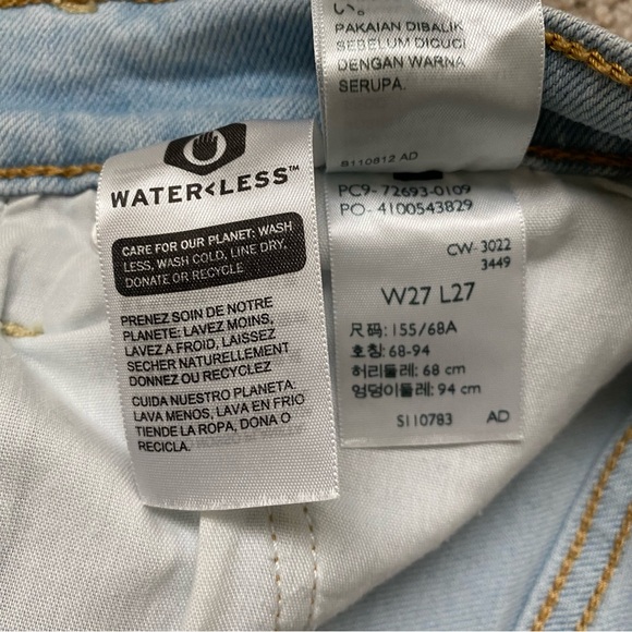 Levi's Women's Ribcage Straight Ankle Jeans, 27, Light Indigo NWOT - Picture 4 of 5